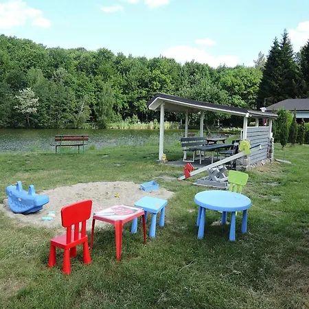 House In At The With Parking Space For 4 Persons Будинок відпочинку *